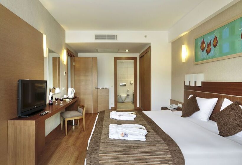 家庭间, Sunis Kumköy Beach Resort Hotel & Spa