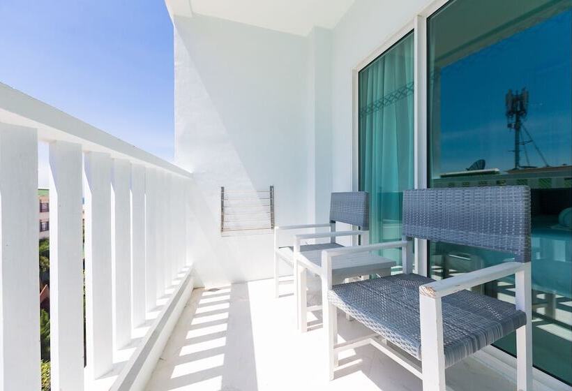 اتاق خانوادگی, The Verandah   Sha Extra Plus