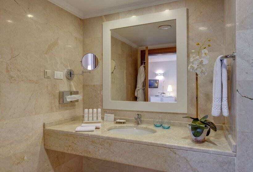 Семейный Номер, Radisson Blu Resort & Spa Cesme