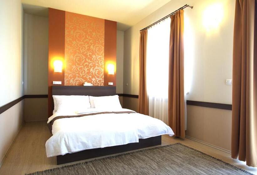 Superior room with lake view, La Riva