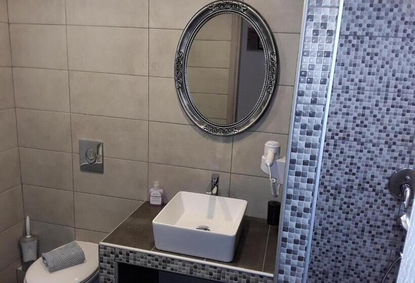 اتاق پریمیوم سه تخته, Azalea