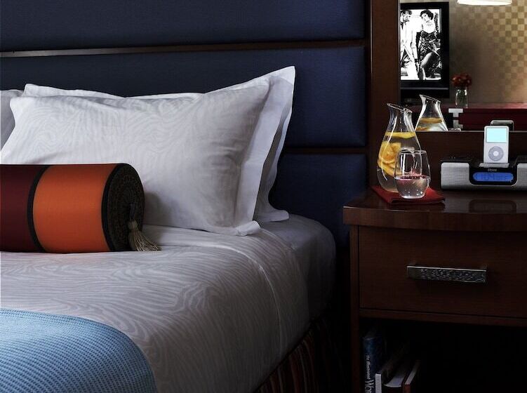 스탠다드 룸, Kimpton Hotel Monaco Baltimore Inner Harbor, An Ihg