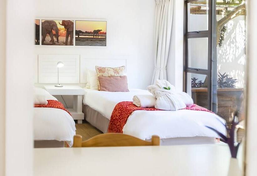 Номер Стандарт, Sandals Guest House