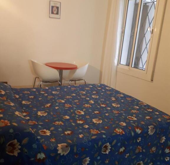 이코노미 룸, Hostal Margarita