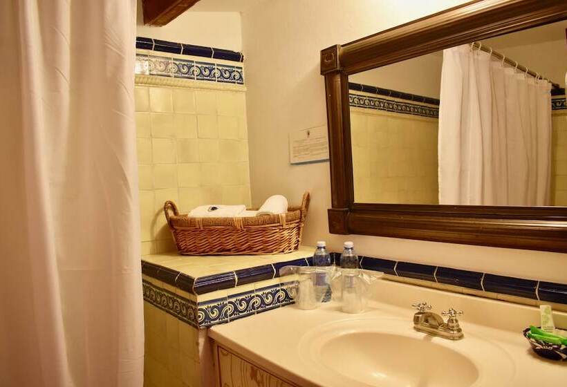 سوییت جونیور, Ana Catalina & Suites