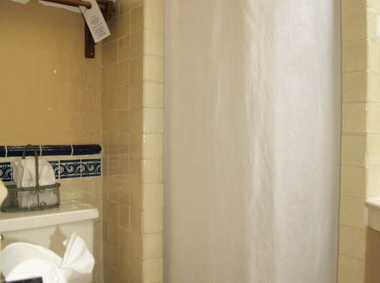سوییت جونیور, Ana Catalina & Suites