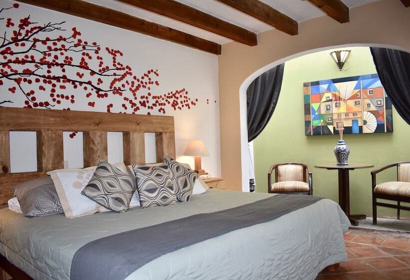 سوییت جونیور, Ana Catalina & Suites