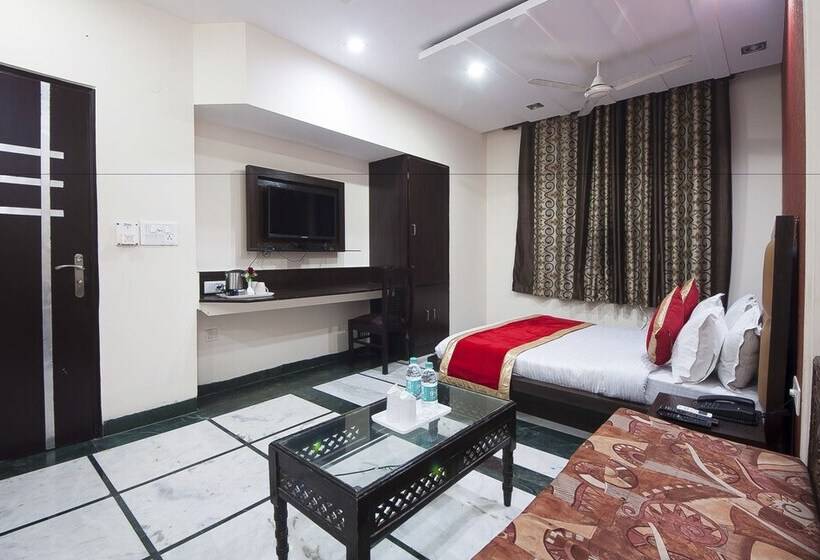 اتاق لوکس, Apra Inn