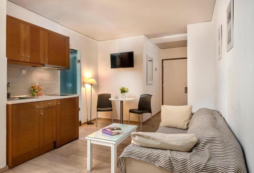이코노미 스튜디오, Elina Hotel Apartments