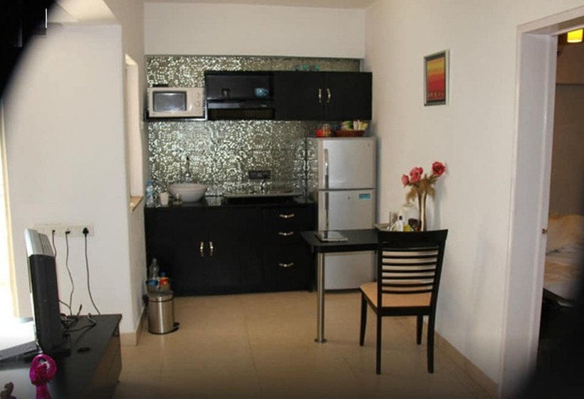 Президентский Люкс, Royal Orchid Golden Suites Pune
