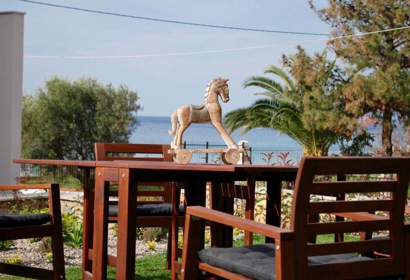 Студия Стандарт, Royalty Suites Seaside