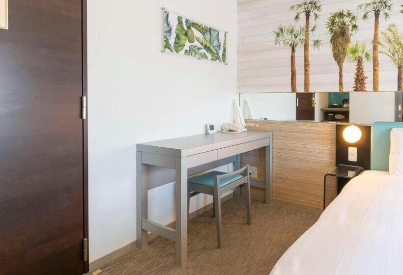 Номер Стандарт, Comfort Inn Naha Tomari Port