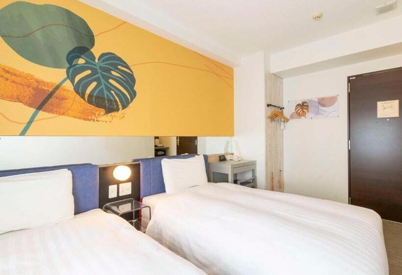 Номер Economy, Comfort Inn Naha Tomari Port