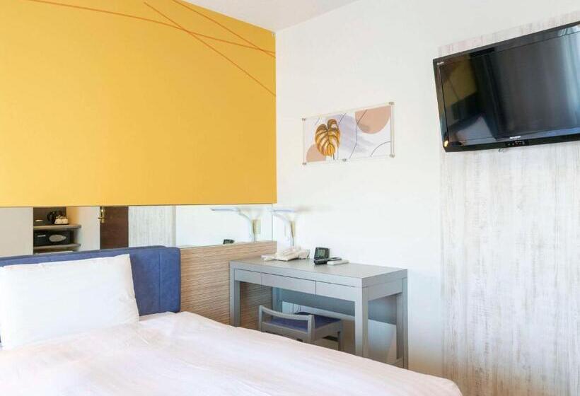 Номер Стандарт, Comfort Inn Naha Tomari Port