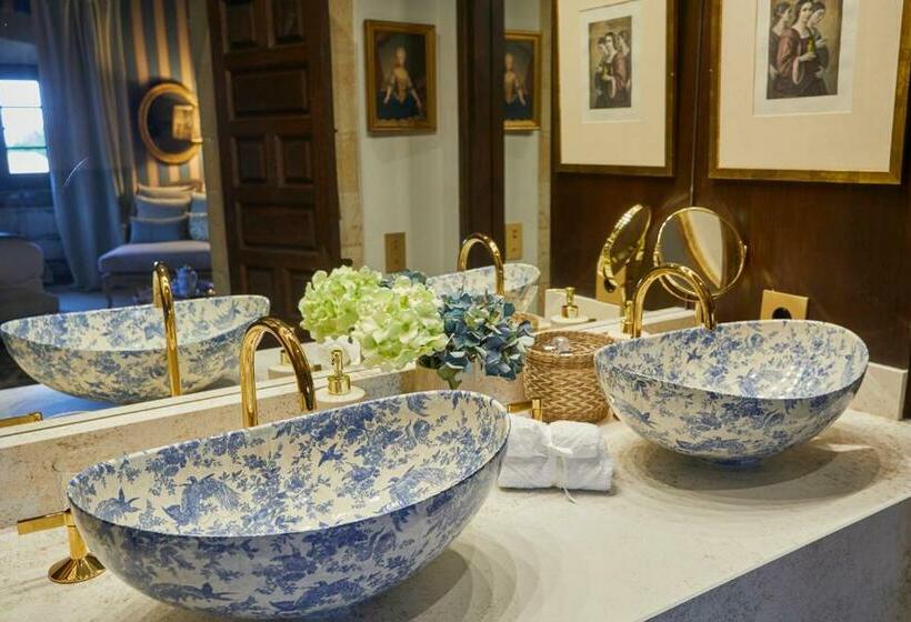 Люкс, Helguera Palacio Boutique & Antique