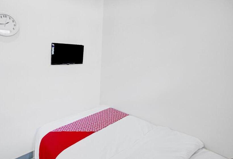 اتاق استاندارد یک نفره, Reddoorz At Jalan Stm Medan 2