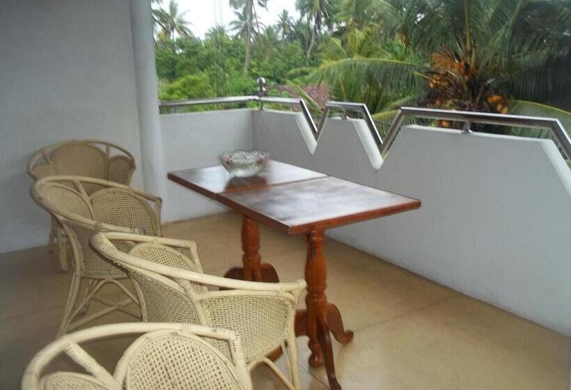 豪华海景房带阳台, Kabalana Design House Villa