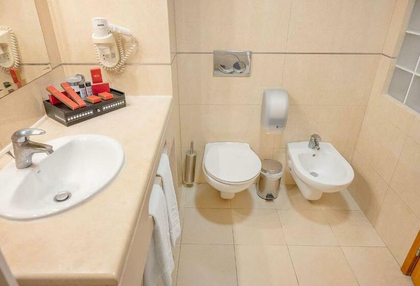 Апартаменты Deluxe 2 Спальни Вид на Море, Grand Muthu Oura View Beach Club