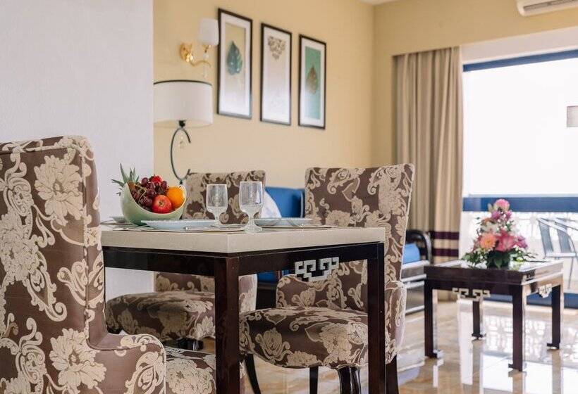 Апартаменты Deluxe 1 Спальня, Grand Muthu Oura View Beach Club