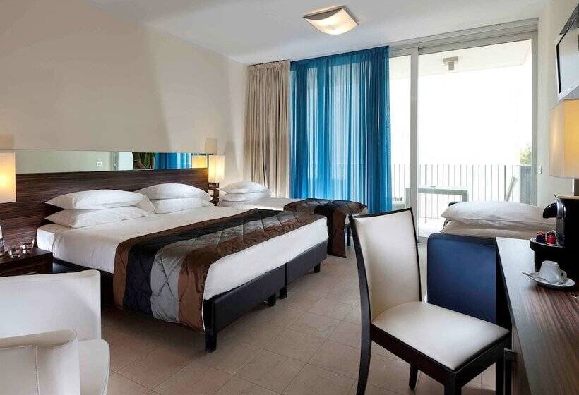 اتاق پرستیژ با چشم‌انداز دریا, Mercure Rimini Lungomare