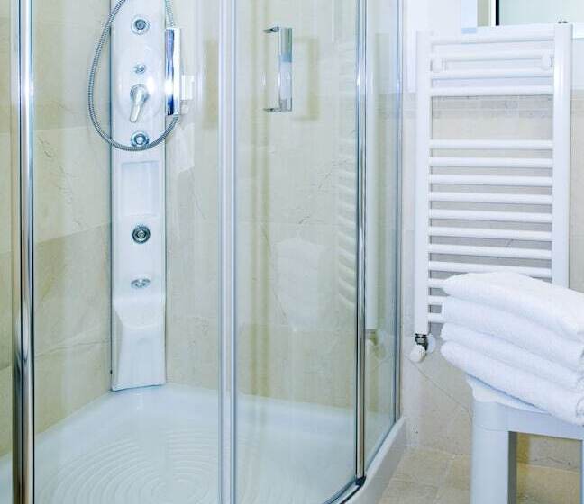 اتاق کلاسیک, Mercure Rimini Lungomare
