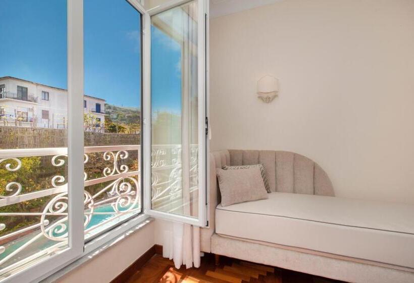 Полулюкс с Гидромассажем, Relais Villa Savarese