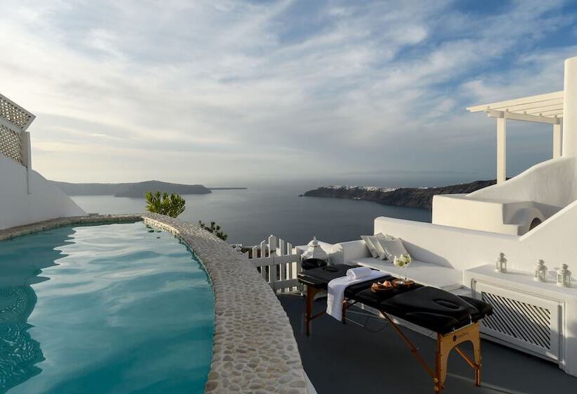 ویلای 1 خوابه, Above Blue Suites