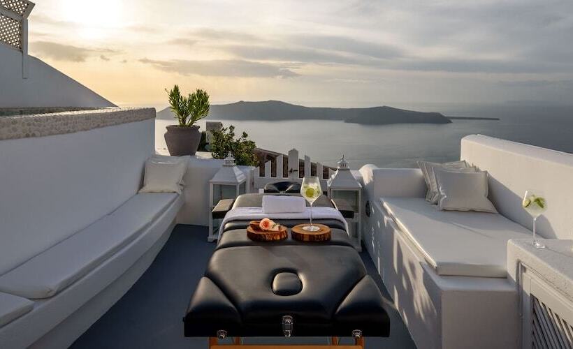 ویلای 1 خوابه, Above Blue Suites