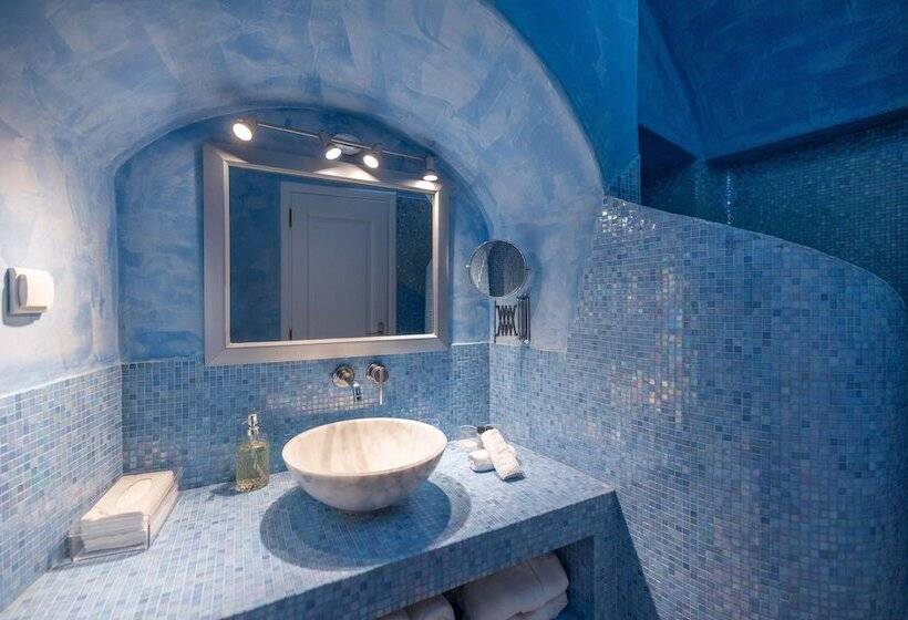 سوییت, Above Blue Suites