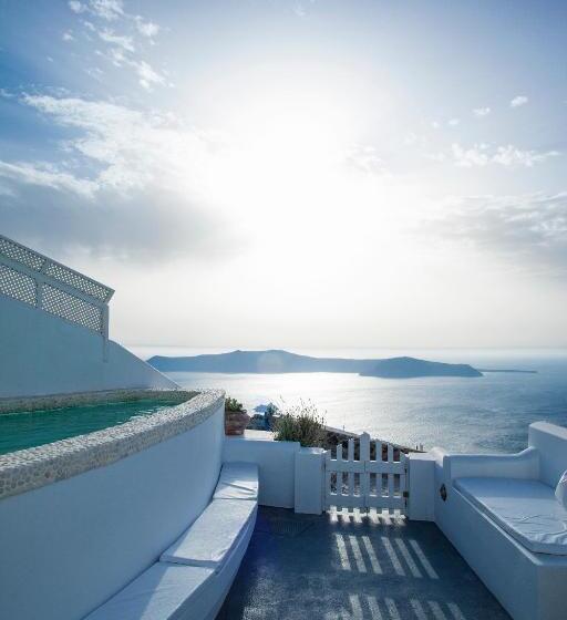 ویلای 1 خوابه, Above Blue Suites