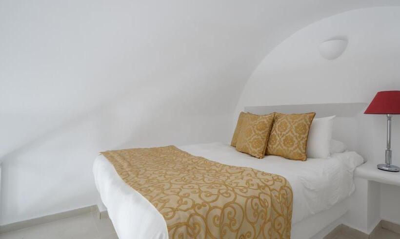 ویلای 1 خوابه, Above Blue Suites