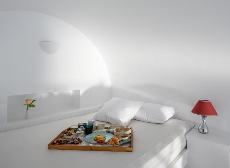 ویلای 1 خوابه, Above Blue Suites