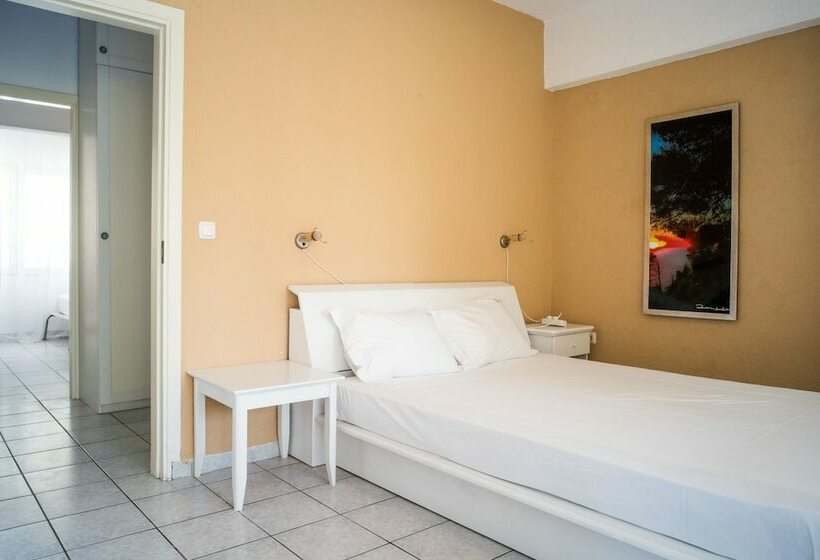 Family Suite, Dryades