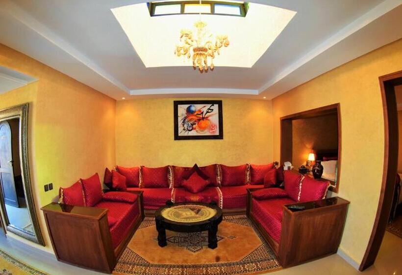스위트, Palm S Hotel Club