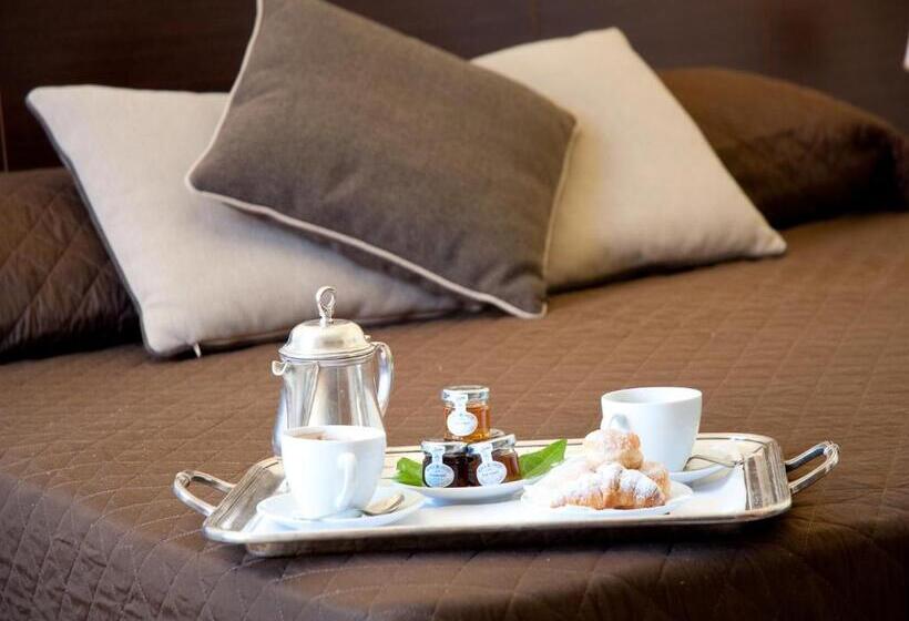 اتاق استاندارد سه نفره, Sole