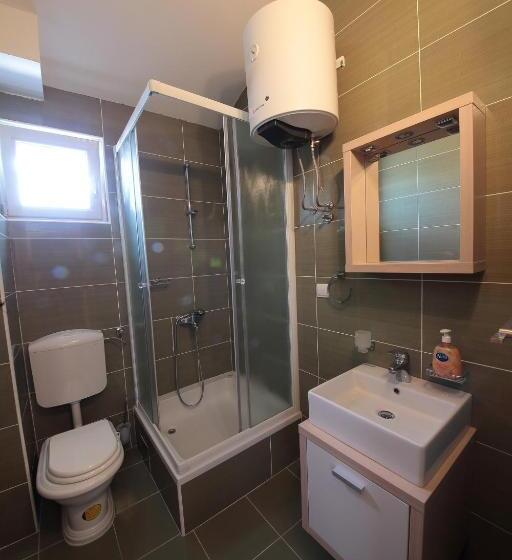 آپارتمان 2 خوابه با چشم‌انداز دریا, Guest House Zenović