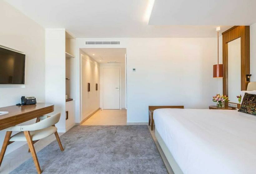 اتاق سوپریور با چشمانداز استخر, Regency Salgados Hotel & Spa