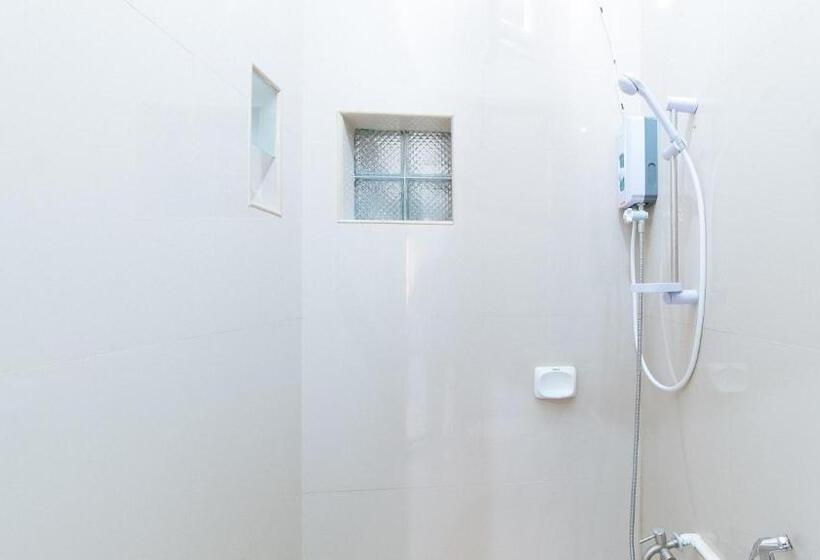 家庭间, Reddoorz Plus Near Tambo Paranaque