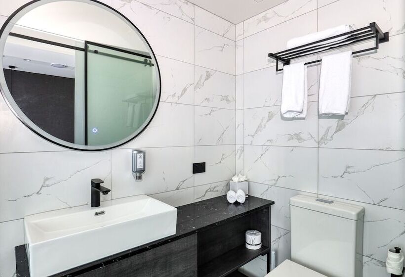 Номер бизнес-класса, Microtel By Wyndham Wellington