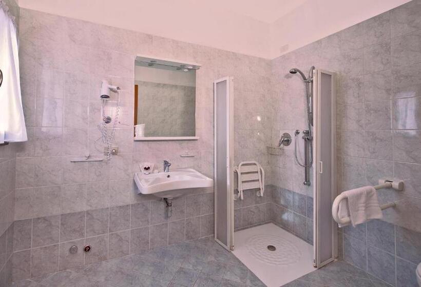 اتاق استاندارد سه نفره, Gh Hotel Piaz