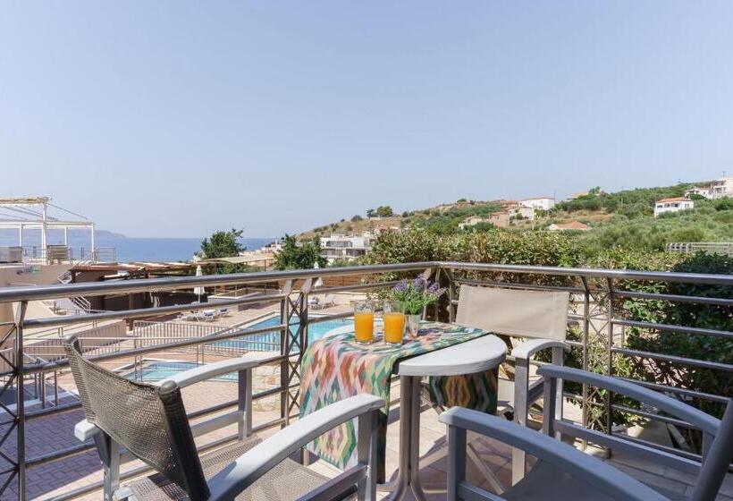 Family flat with sea view, Sunrise Suites & Apartments