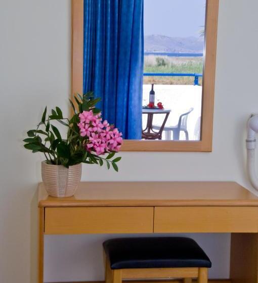 Quarto Familiar, Tigaki S Star