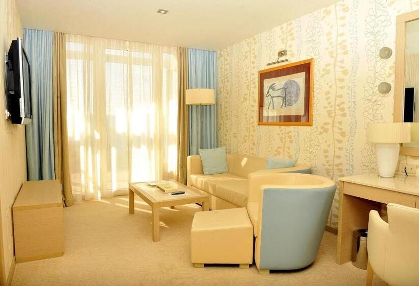 سوئیت جونیور با تخت بزرگ, Grand Novi Vinodolski Resort