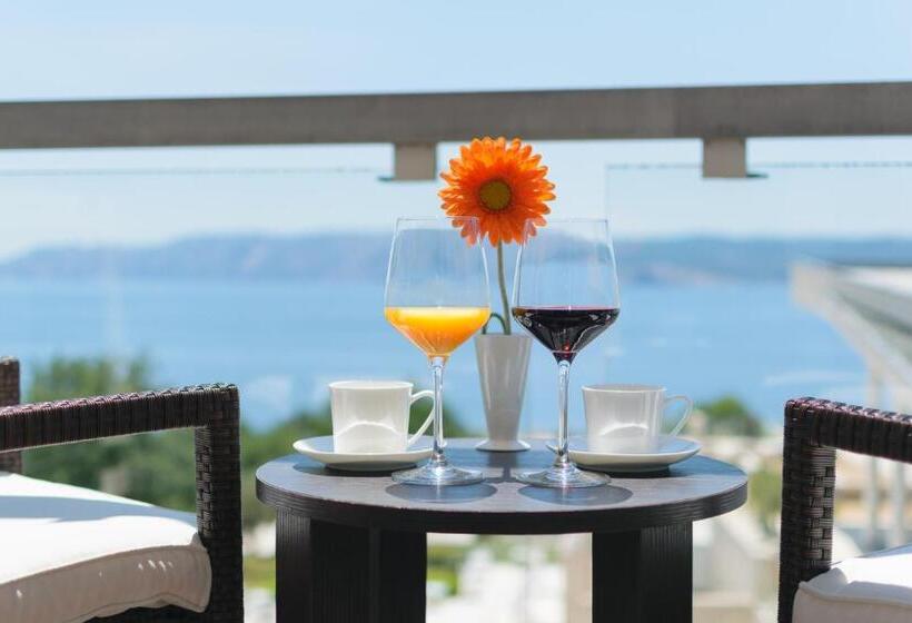 سوییت جونیور با چشم‌انداز دریا, Grand Novi Vinodolski Resort