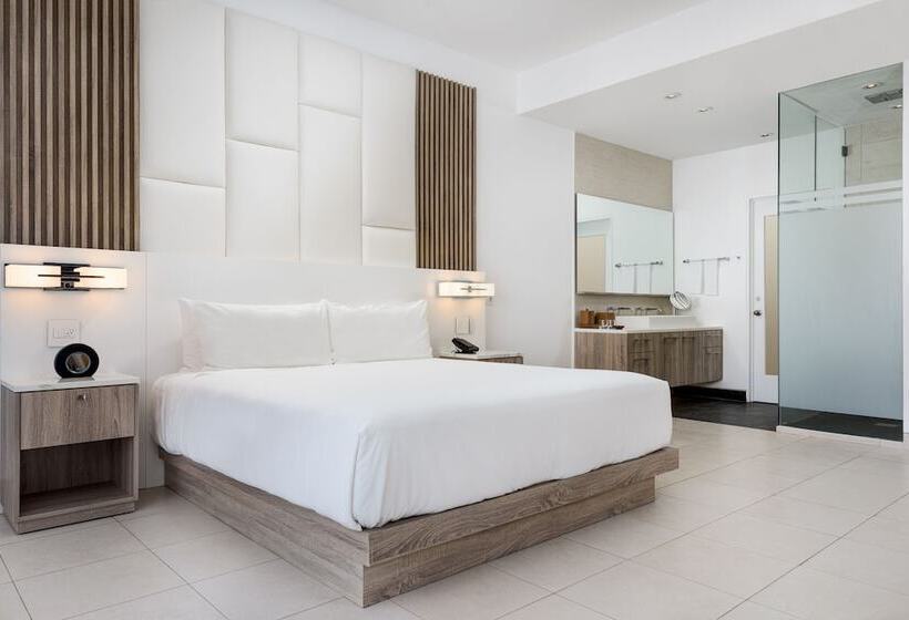 استودیو استاندارد با چشم‌انداز استخر, Wymara Resort & Villas