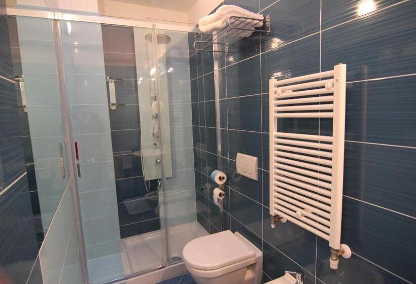 اتاق استاندارد سه نفره, Albergo Bice