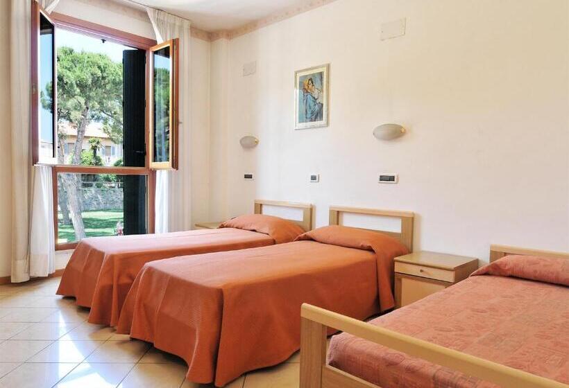 اتاق استاندارد چهار تخته, Albergo Bice