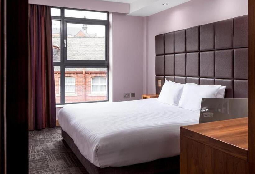 Апартаменты 1 Спальня, Roomzzz Leeds City