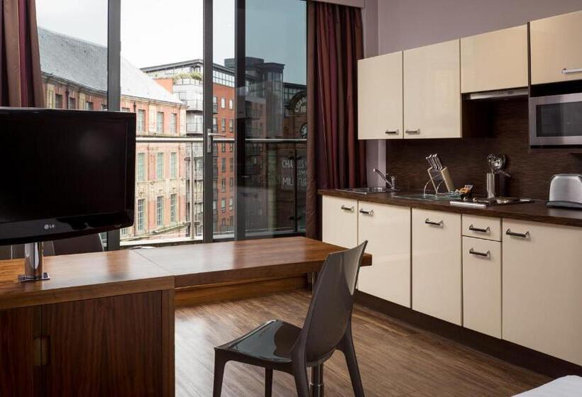 Апартаменты 1 Спальня с Балконом, Roomzzz Leeds City