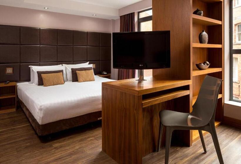 スーペリアスタジオ, Roomzzz Leeds City